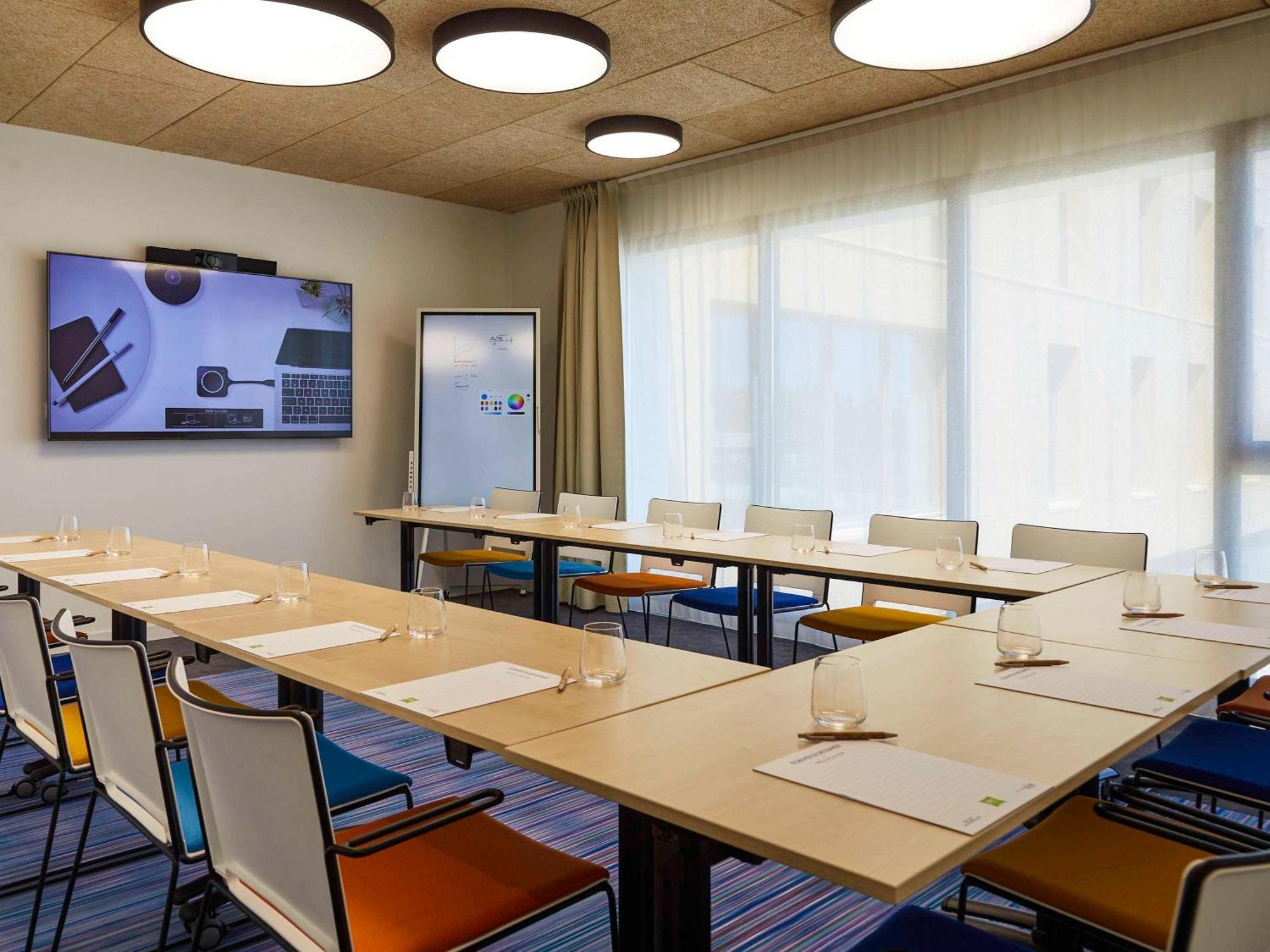 Ibis Styles Montpellier Aeroport Parc Des Expos Hotel Mauguio Exterior photo